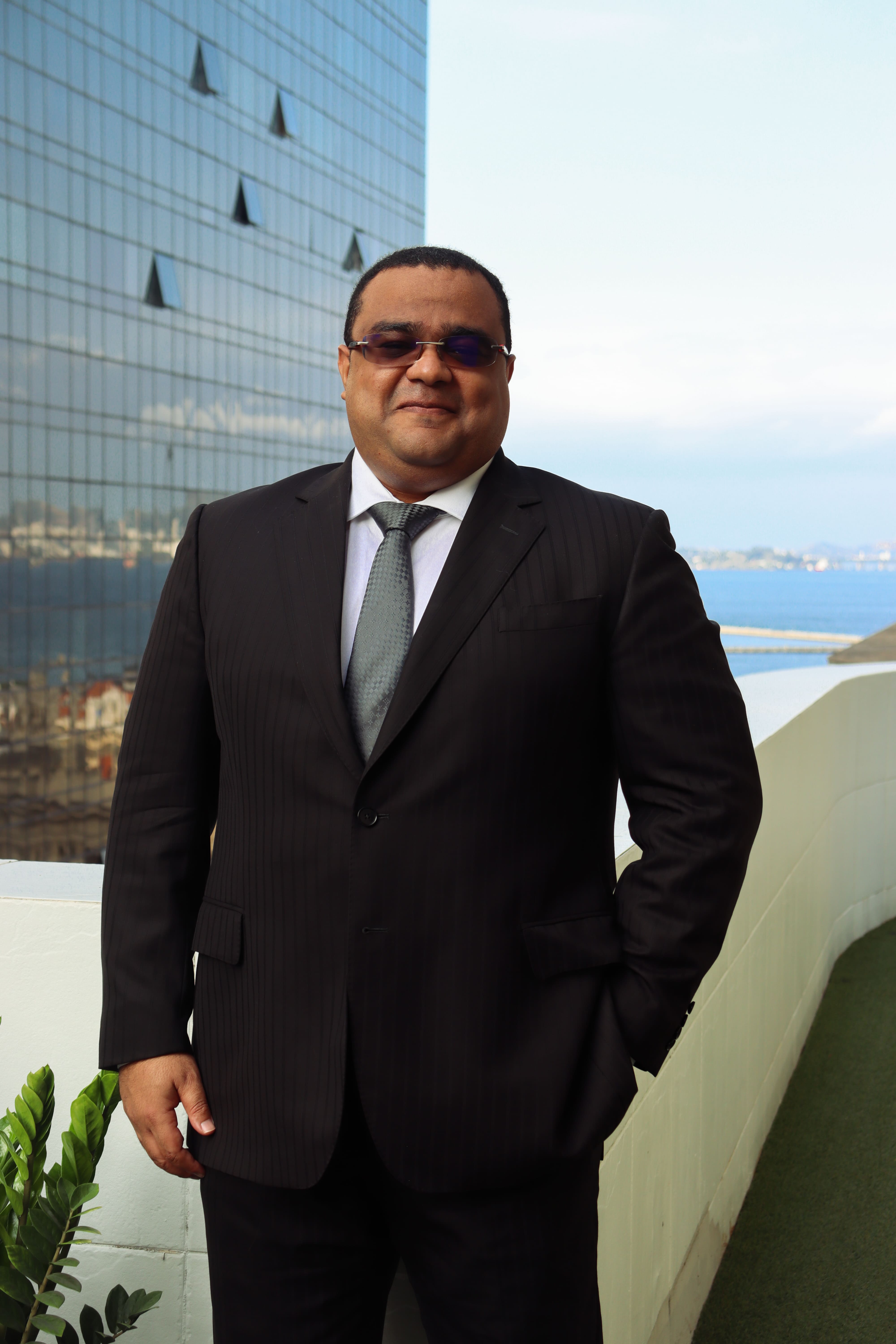 Dr. Romer de Carvalho Lima e Silva